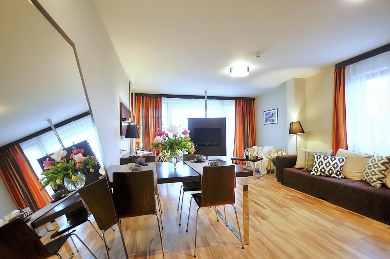 319 W Royal Tulip 200 M Do Plazy Dobruk Apartment