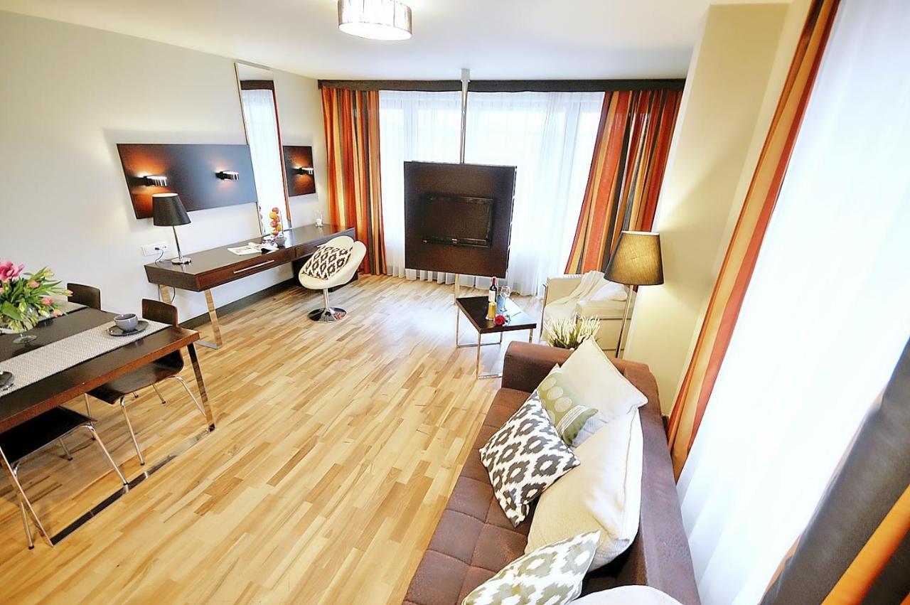 319 W Royal Tulip 200 M Do Plazy Dobruk Apartment