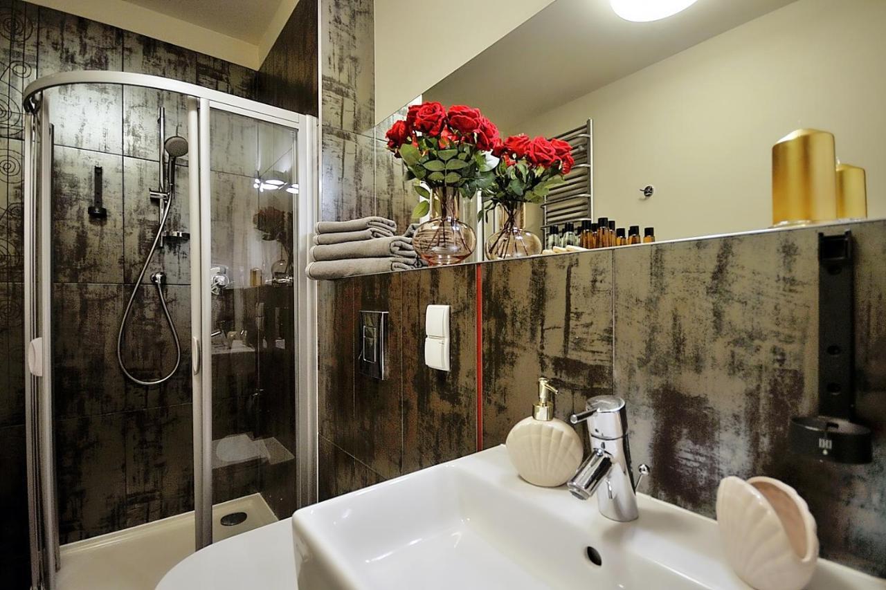 319 W Royal Tulip 200 M Do Plazy Dobruk Apartment